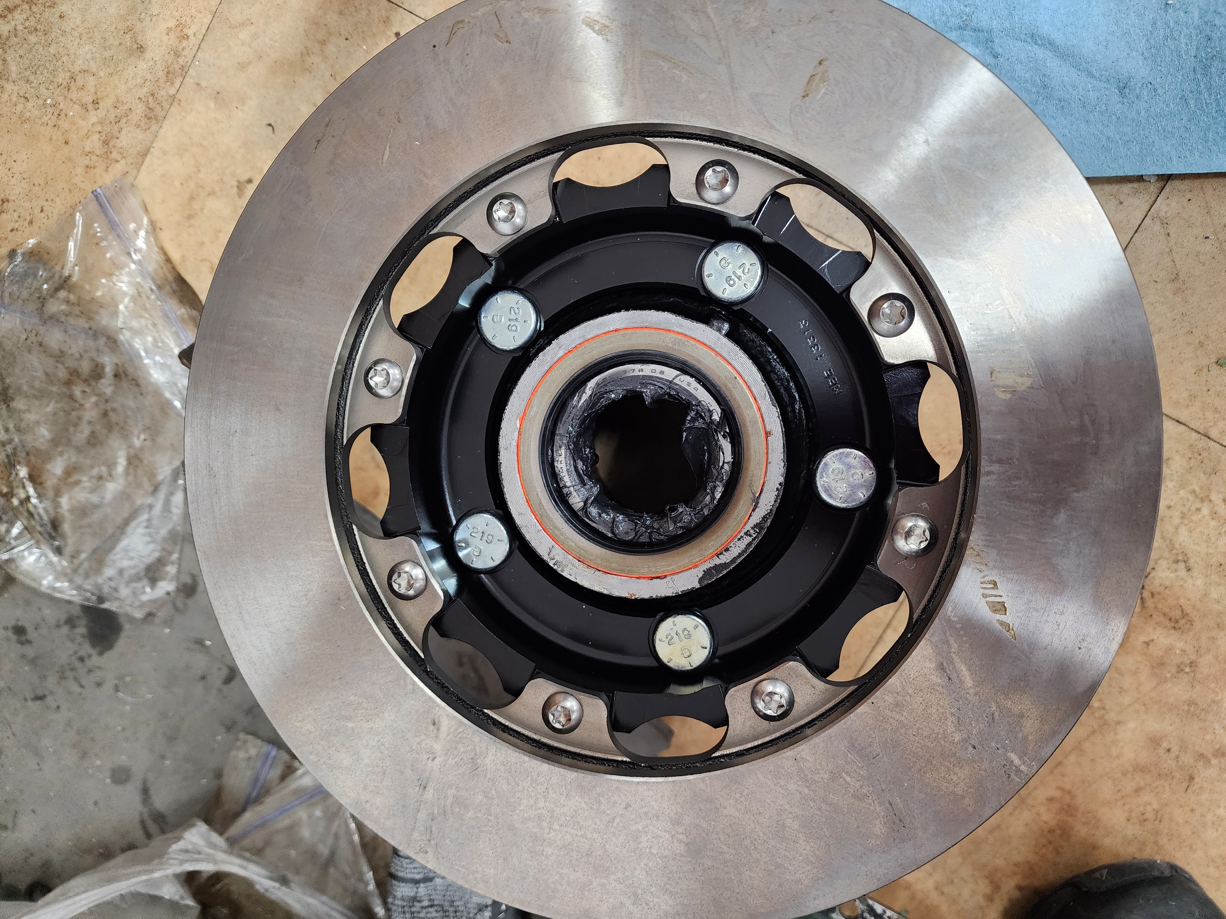 Rotor on, inner wheel bearing and seal are installed