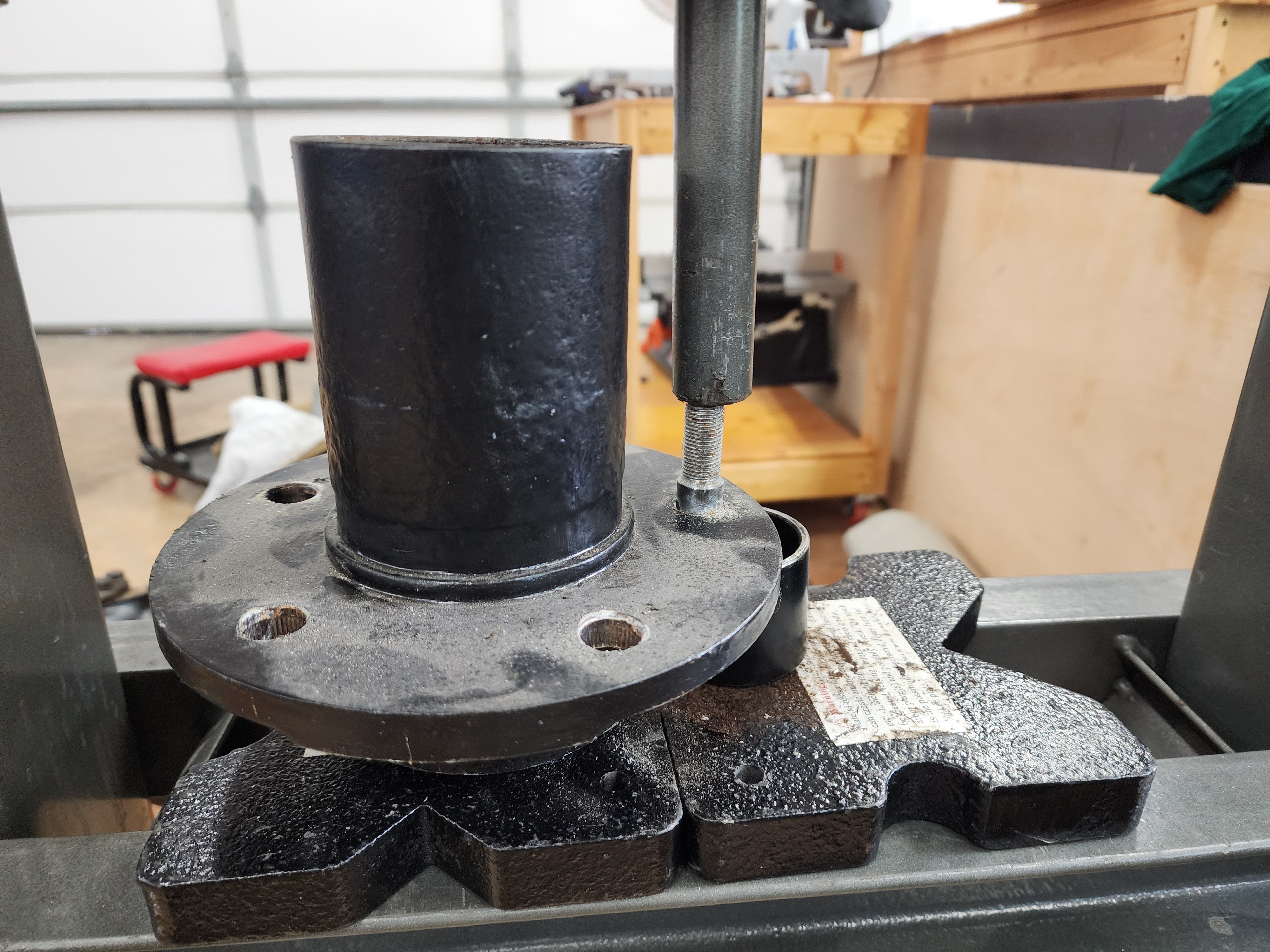 Pressing out the wheel studs